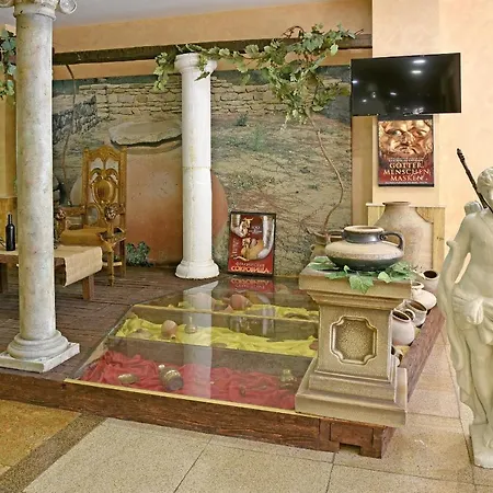 Estreya And Szent Konstantin és Elena