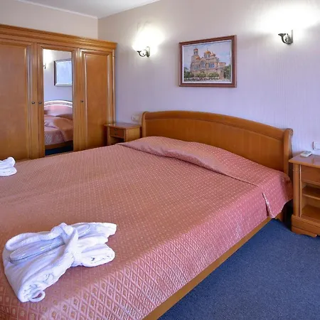 естрея резидънс и 4*