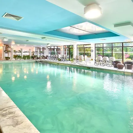 Хотел естрея резидънс и