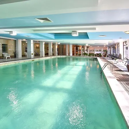 Хотел естрея резидънс и