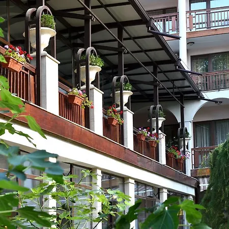 естрея резидънс и