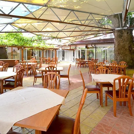 естрея резидънс и