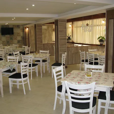 Хотел естрея резидънс и