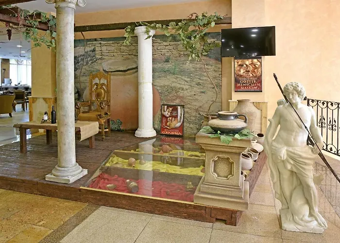 Estreya And سينتس قسطنطين وهيلينا