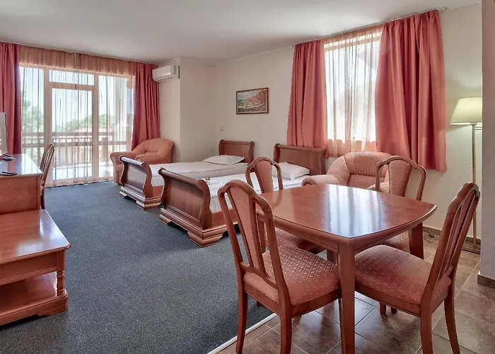 Estreya And فندق سينتس قسطنطين وهيلينا