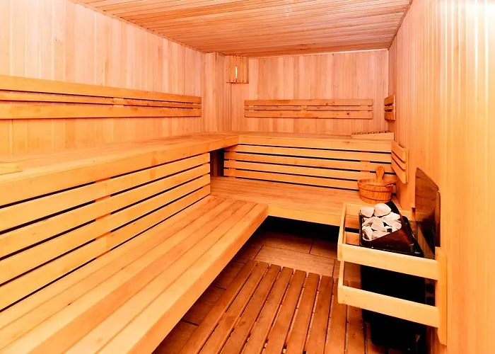 فندق Estreya And 4*