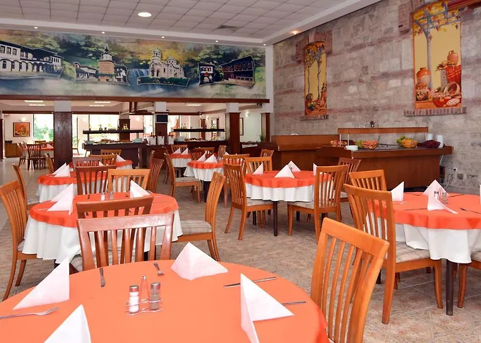 فندق Estreya And 4*