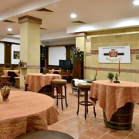 Hotell Estreya And 4*