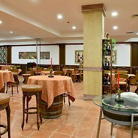 Estreya Hotel 4*