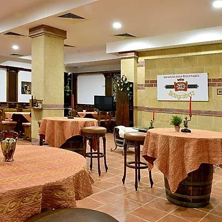 Готель Estreya 4*