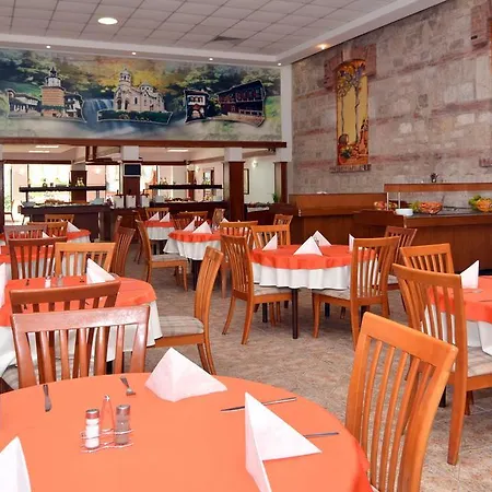 Hotel Estreya And 4*