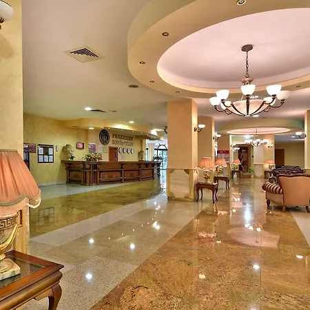 Hotel Estreya And