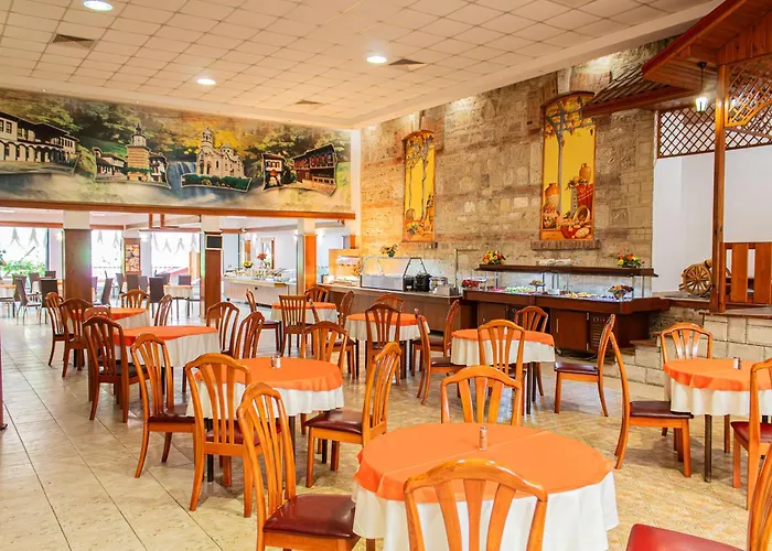 Estreya And Sf. Constantin și Elena