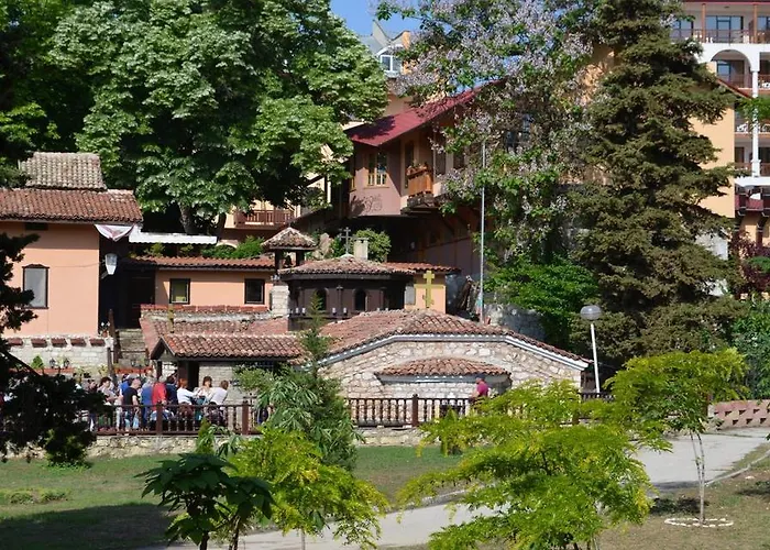 Hotel Estreya And 4*