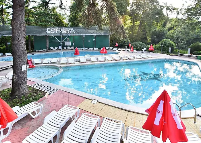 Hotel Estreya And 4*