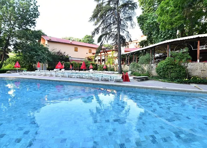 Hotel Estreya And Sf. Constantin și Elena