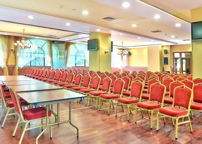 Estreya And Sf. Constantin și Elena