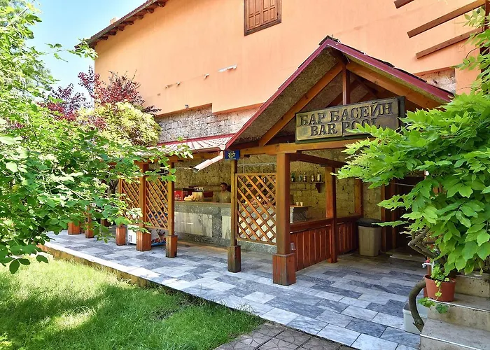 Hotel Estreya And 4*