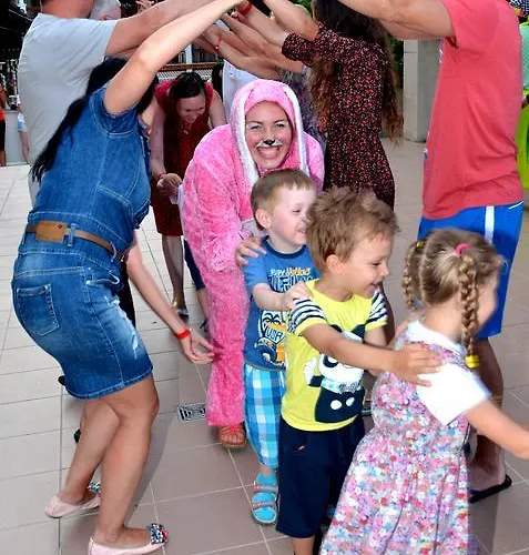 Hotel Estreya And Sf. Constantin și Elena